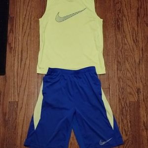 Boys Nike outfit, sz Large